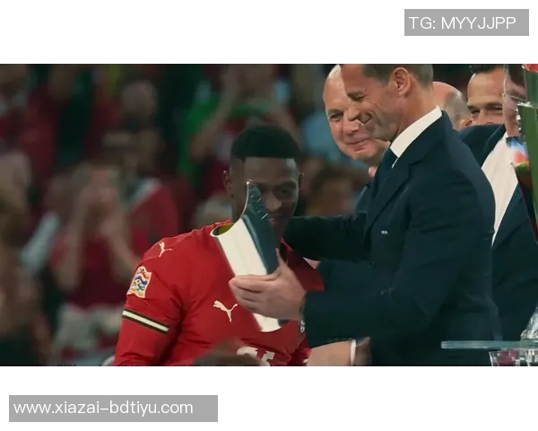 努诺门德斯谈世界最佳边后卫称号不愿自夸谦逊态度引人关注